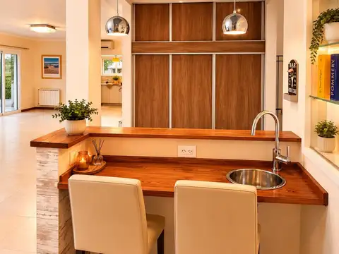 Casa 5 ambientes con 3 baños