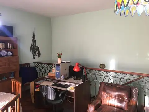 GALPON DEPOSITO Y VIVIENDA EN 1º PISO.