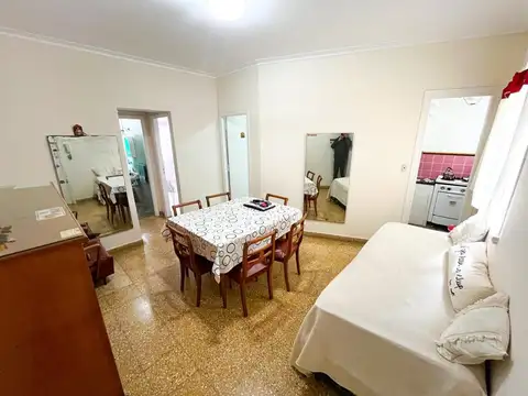 2 ambientes con balcón a la calle - A dos cuadras del mar