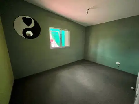 Casa 6 ambientes con 2 baños