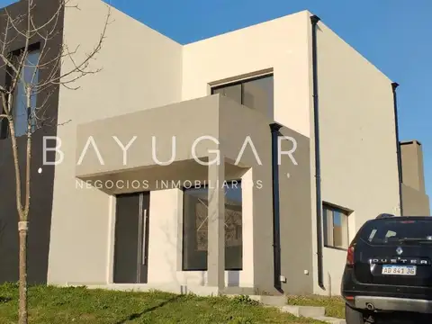 Venta Casa - Santa Elena - Pilar del Este / Zelaya
