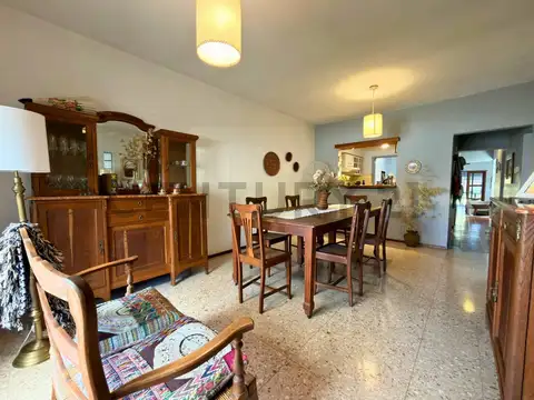 Venta Casa de 3 Dormitorios con cochera, patio y quincho en barrio Belgrano, Rosario