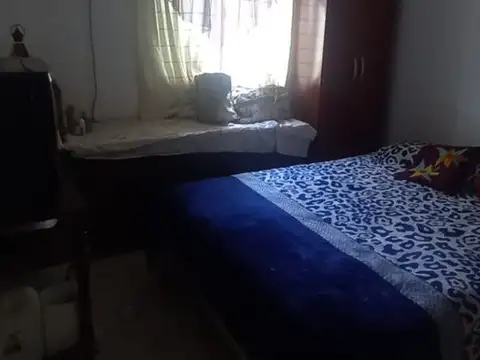 Casa 7 ambientes con 1 baño