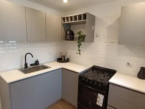 PH DOS AMBIENTES, CON PATIO. LA PERLA.