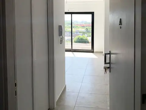 Hipolito Yrigoyen 1301 , Piso 8
