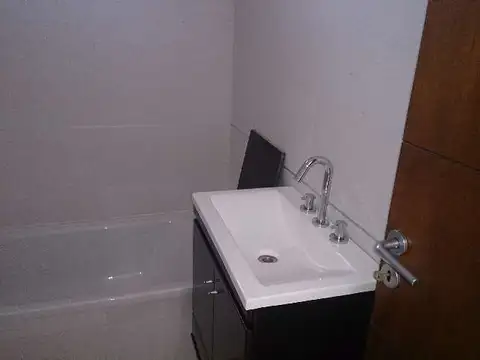 19 de noviembre 100, Piso 4