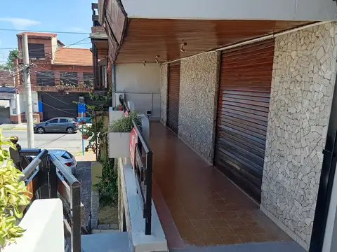 Depto Tipo Casa en Alquiler de 4 ambientes