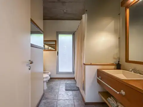 Casa 6 ambientes con 3 baños