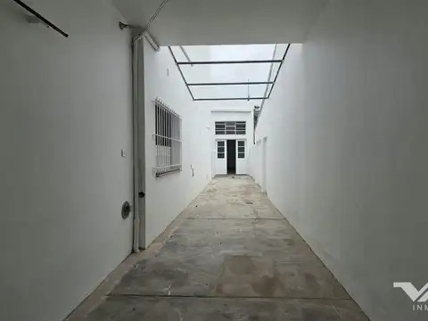 Oficina 6 ambientes con 4 baños