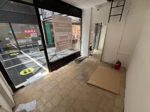 Local en el Centro de Cordoba en la Galeria Shoping Planeta