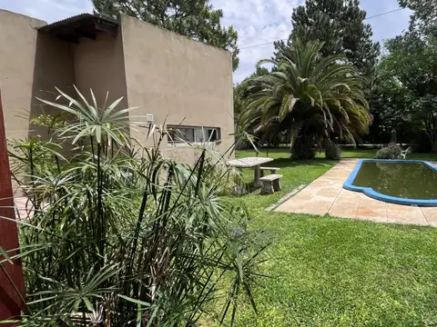venta casa con pileta Campana PBA