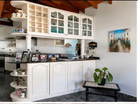 Casa 6 ambientes con 3 baños