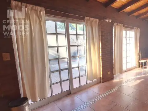 Casa en Venta en Garin, USD 170.000