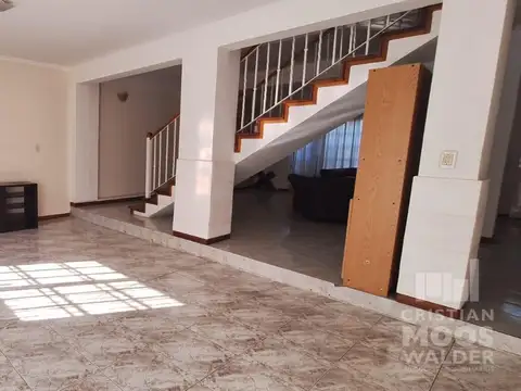 Casa en Venta en Garin, USD 170.000