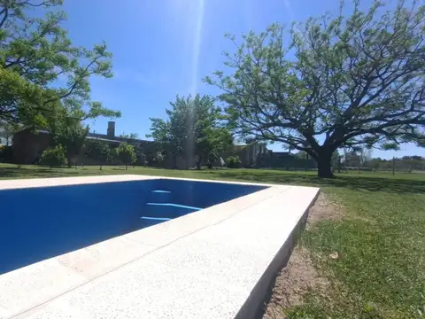 Casa en Venta con 3 cocheras