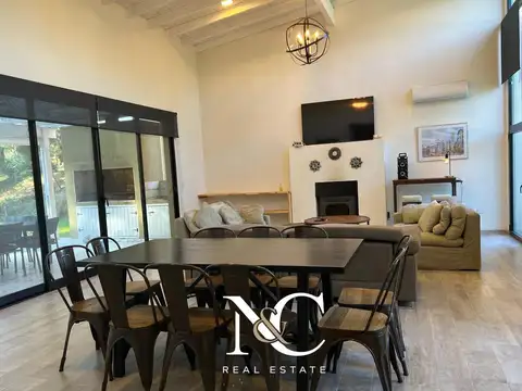 Casa en Venta en Costa Esmeralda, USD 230.000