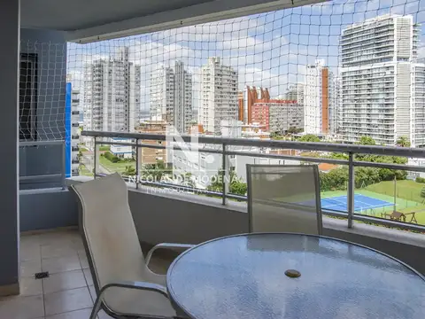 Apartamento en venta de 3 dormitorios en Forest Tower , Punta del este