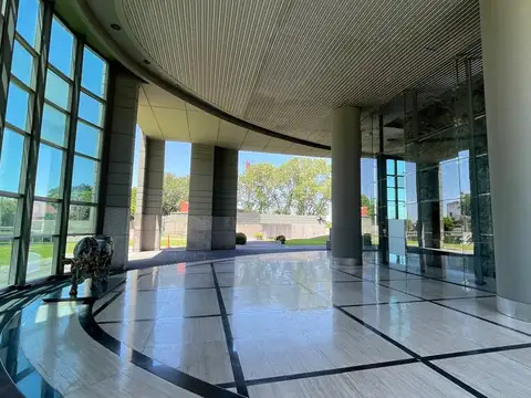 Alquiler Oficina  Panamericana Plaza - Espectacular Planta de 736Mts2. - Saavedra