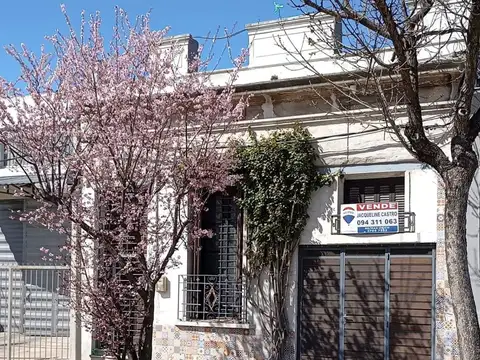 VENTA CASA TRES DORMITORIOS y FONDO