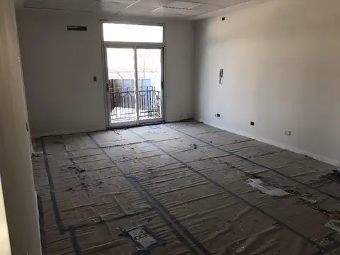 OFICINAS - PLANTA DIVIDIDA - LANÚS - OESTE, GRAN BS. AS. SUR