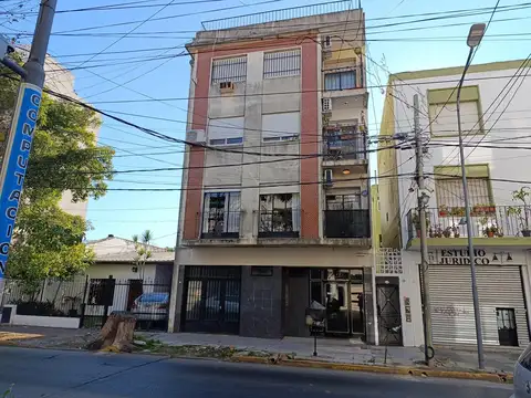 Departamento DE 2 AMBIENTES con escritorio en VENTA - Santos Lugares