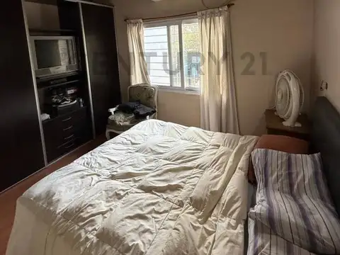 Venta Moderno Triplex 4 ambientes en Bella Vista