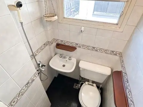 Semipiso al frente con depedencia