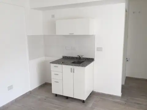 Av. Hipólito Yrigoyen 7700 , Piso 2