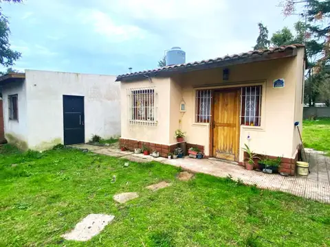 Casa 2 ambientes con 1 baño
