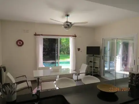 Casa 4 ambientes con 3 baños