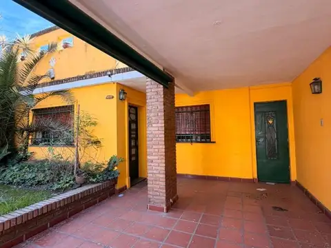 Casa 4 ambientes con 3 baños