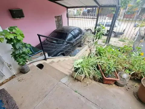 Casa 4 ambientes con 1 baño