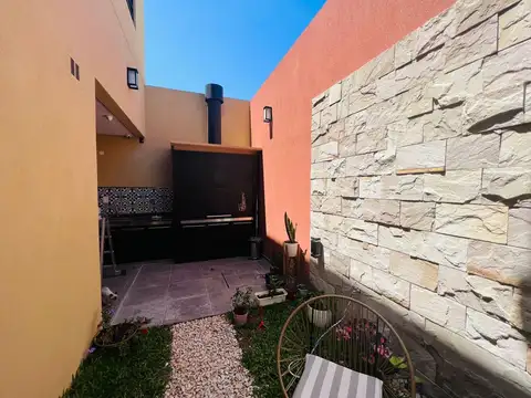 Casa - Venta - Argentina, Lanus - SUIPACHA 1730