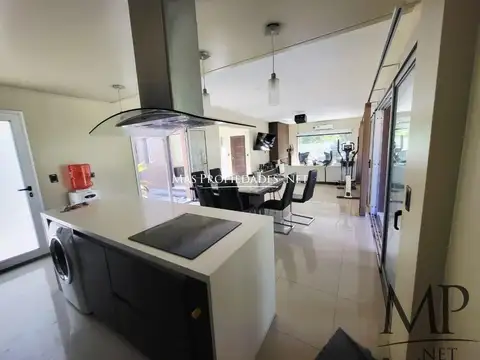 Casa en venta en Canning Barrio Las Fuentes Ezeiza 5 ambientes
