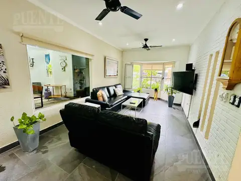 Casa 6 ambientes con 4 baños