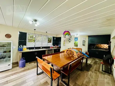 Casa 6 ambientes con 4 baños