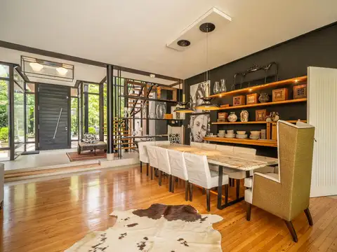 Casa en venta en Los Cerrillos- 7 ambientes
