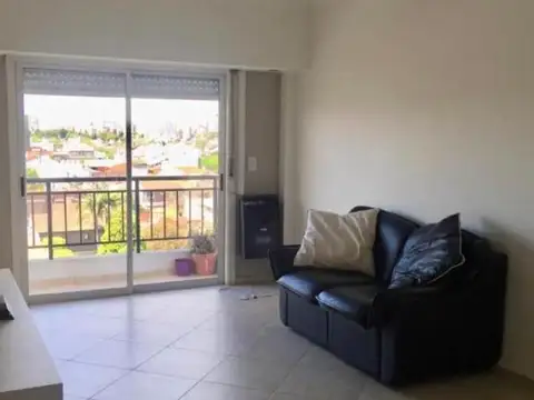 Monte Castro - Departamento 3 amb con balcón corrido y cochera fija - Apto Crédito