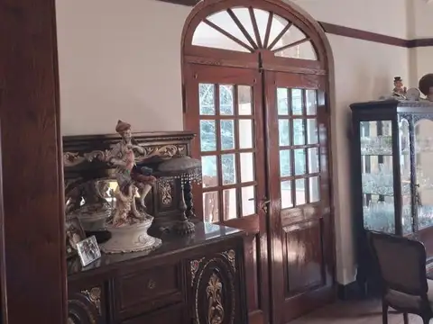 Casa 9 ambientes con 10 baños