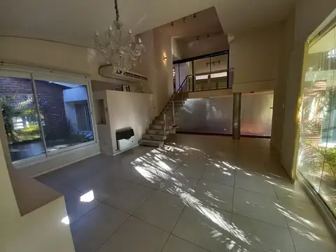 Casa 7 ambientes con 3 baños