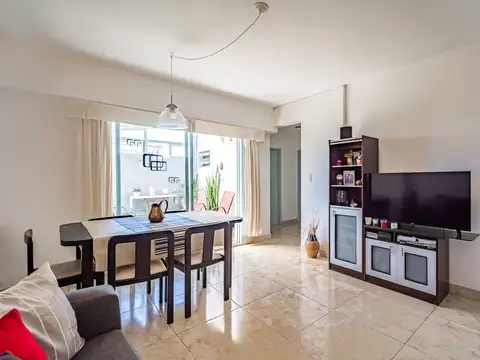 VENTA Depto 2 amb  Balcón Terraza Flores