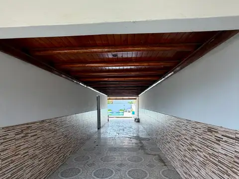 Casa 3 ambientes con 2 baños