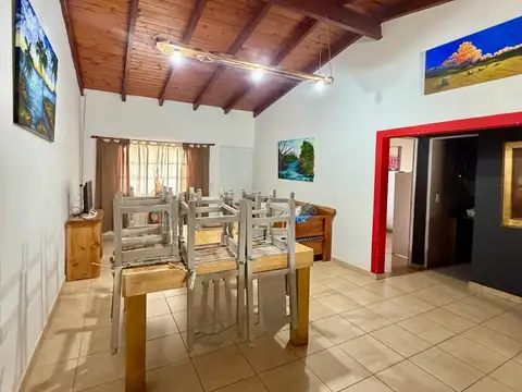 Casa en Venta con 3 cocheras