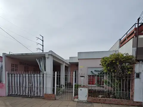 CASA EN VENTA EN MERLO SUR