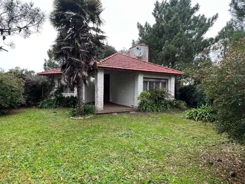 Venta Casa 3 ambientes San Eduardo del Mar parque