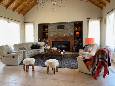 Casa 12 ambientes con 6 baños