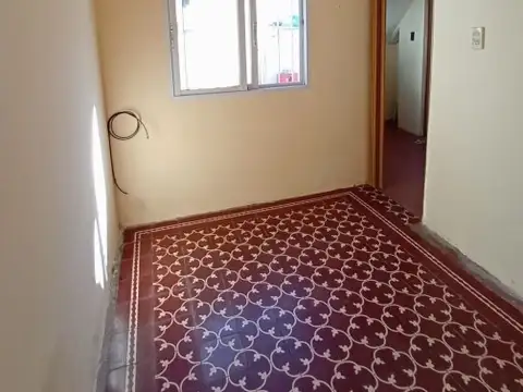 Depto Tipo Casa en Alquiler en Lanús Este, $ 680.000