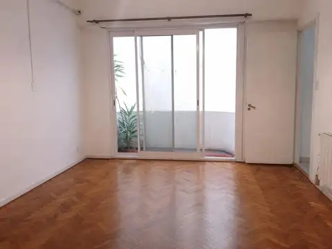 Venta. Piso 4 Amb+Dep. Bajas expensas.Ayacucho y Paraguay.