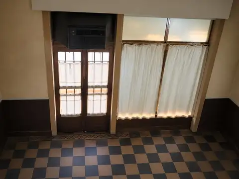Local en Venta 40 años