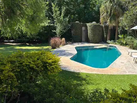 Casa 7 ambientes con 5 baños
